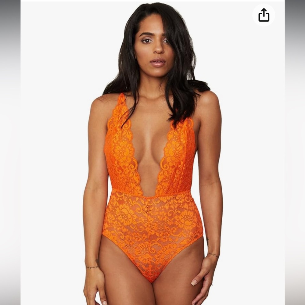 NWT Comin’ In HaHt Lace Bodysuit In Burnt Orange